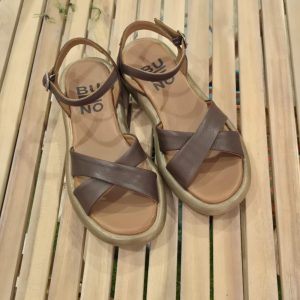 Sandalia PRETTY Chocolate de BUENO
