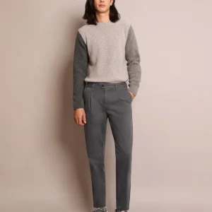 PANTALÓN CHINO PINZAS