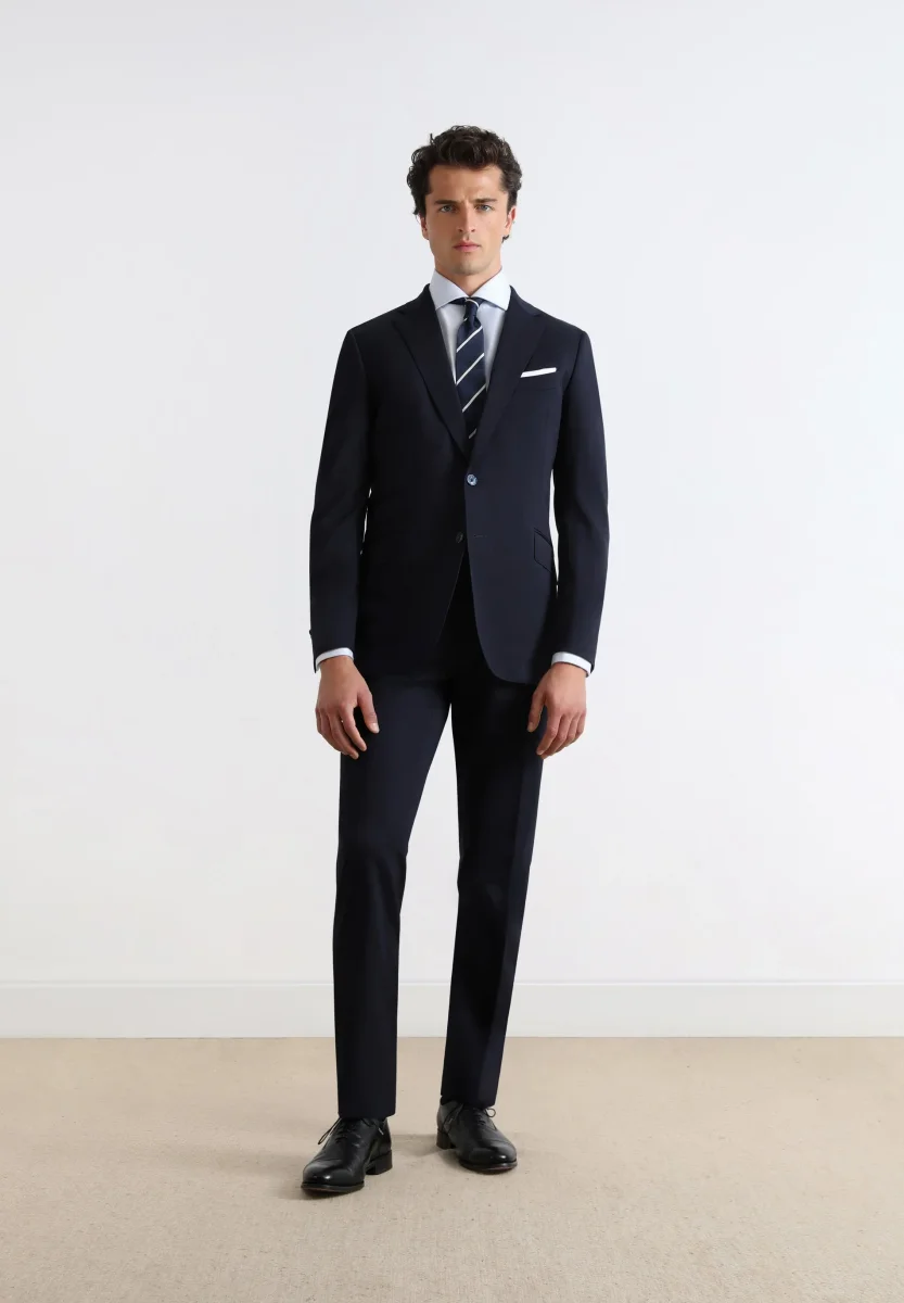 TRAJE CLÁSICO AZUL MARINO