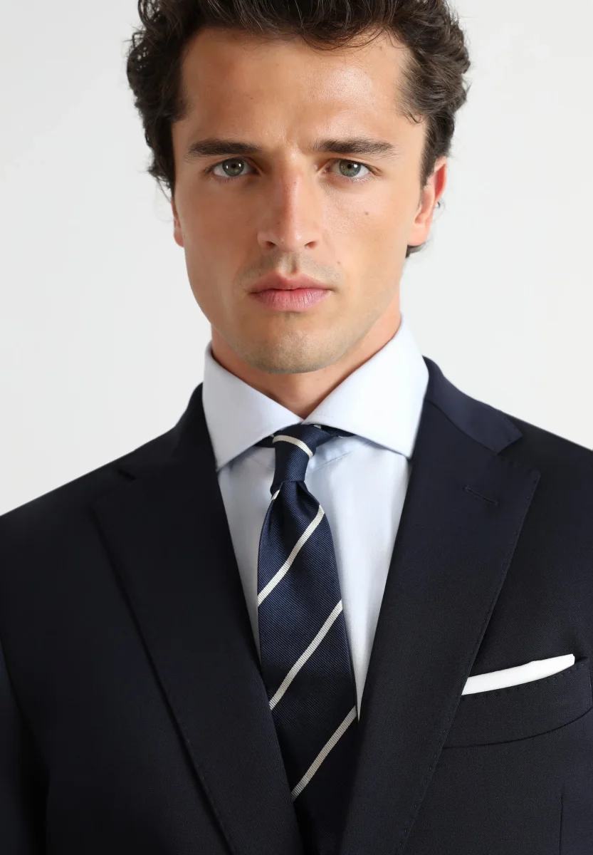 TRAJE CLÁSICO AZUL MARINO - Imagen 5