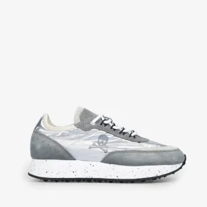 SNEAKERS METALIZADA SUELA MOTEADA