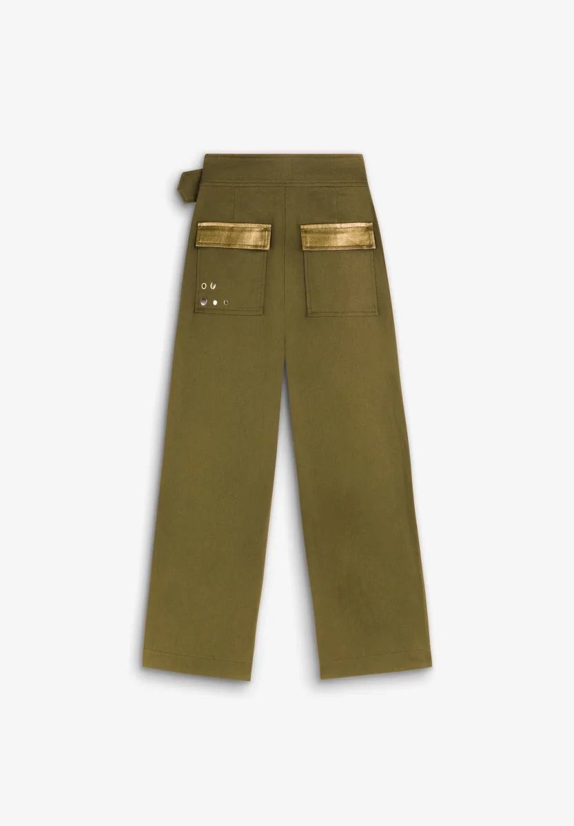PANTALÓN PINZAS DETALLES TACHUELAS - Imagen 7