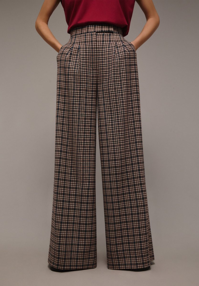 PANTALÓN CUADROS PINZAS - Imagen 3