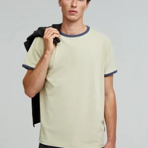 CAMISETA FLOCADO DETALLE CONTRASTE