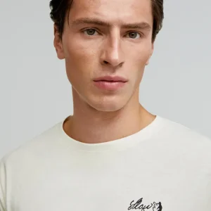 CAMISETA DIBUJO PECHO