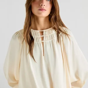 BLUSA SATINADA ABERTURAS
