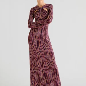 VESTIDO ESCOTE ABERTURAS