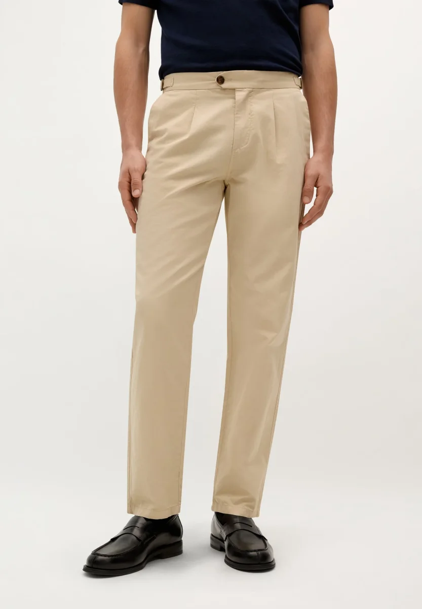 PANTALÓN CHINO PINZAS - Imagen 3