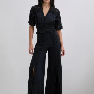 PANTALÓN ABERTURAS BORDADOS
