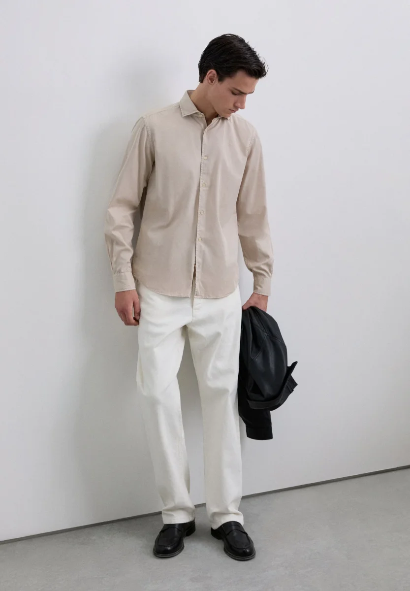 CAMISA REGULAR FIT BORDADA - Imagen 2