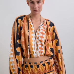 CAMISA ÉTNICA ABULLONADA