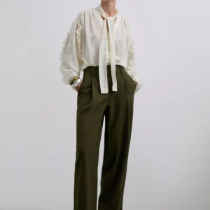 PANTALÓN PINZAS BOLSILLOS