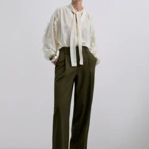 PANTALÓN PINZAS BOLSILLOS