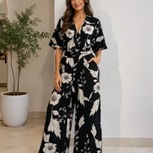 Jumpsuit Negro Floral con Escote en V y Pierna Ancha