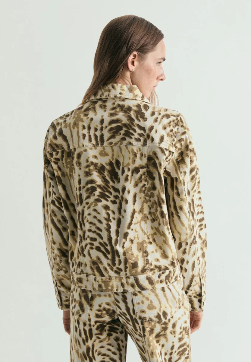 CHAQUETA DENIM ANIMAL PRINT - Imagen 4