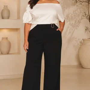 Pantalón Negro de Pierna Ancha con Cintura Alta y Hebilla