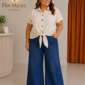 Blusa Marfil con Botones Dorados y Lazo Frontal – Tallas Plus