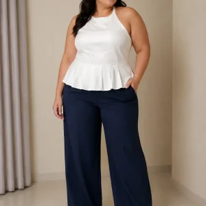 Blusa Blanca  con Escote Halter y Bajo Peplum