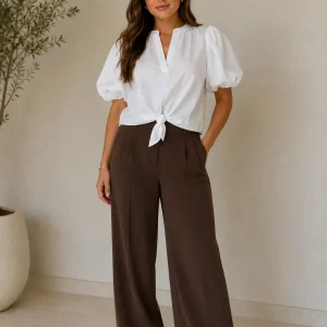 Blusa Blanca con Escote en V, Mangas Abullonadas y Lazo Frontal