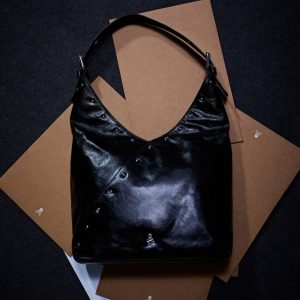 BOLSO HOBO PIEL TACHAS