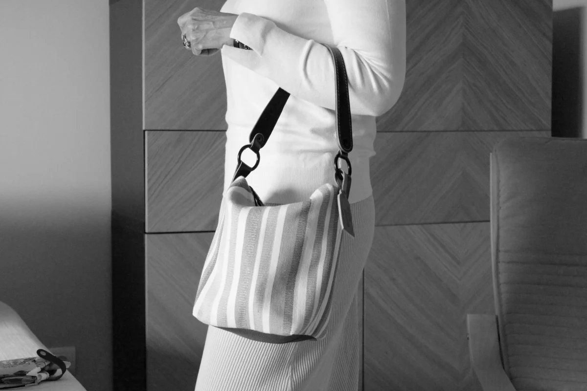 BOLSO BOMBONERA MINI - TAPIZADO GRIS - Imagen 3