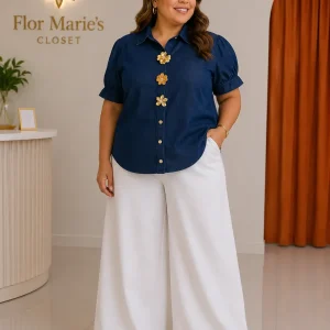 Blusa Azul Marino con Botones Florales y Manga Abullonada – Tallas Plus