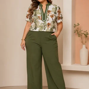 Blusa Plus Size Floral con Cuello Mao y Detalle en Contraste Verde