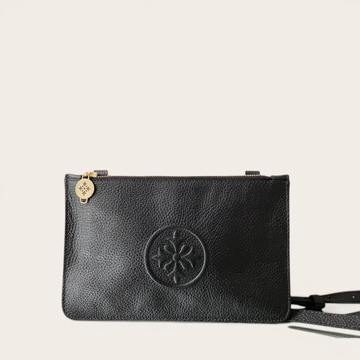 LARA CLUTCH