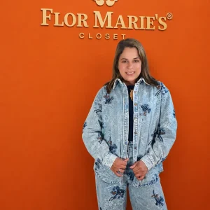 Camisa de Mezclilla Manga Larga Bordada con Pedrería | Blusa para Mujer en Panamá