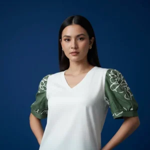 Blusa Blanca con Mangas Estampadas Verde Oliva para Mujer | Blusa Casual Chic en Panamá