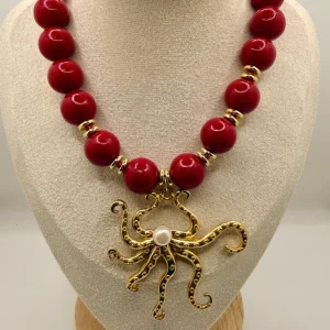 Collar Rojo Con Pulpo Y Baño De Oro De 24k