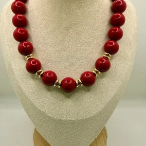 Collar Colombiano De Perlas Rojas Con Detalles Dorados