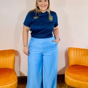 Pantalón Celeste de Tiro Alto para Mujer | Moda Femenina en Panamá