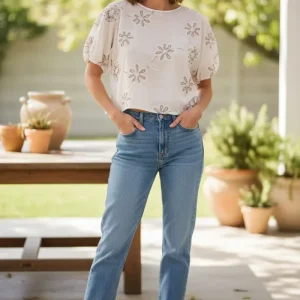 BLUSA BEIGE BORDADA PARA MUJER/BLUSA ELEGANTE Y FRESCA EN PANAMA