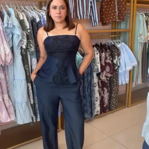 Conjunto Elegante de Blusa de Tirantes y Pantalón Palazzo Negro