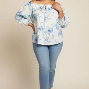 Blusa Plus Size Floral Celeste para Mujer con Escote Campesino y Manga Corta-Blusa Fresca para Clima Tropical| Boutique de Ropa Femenina en Panamá