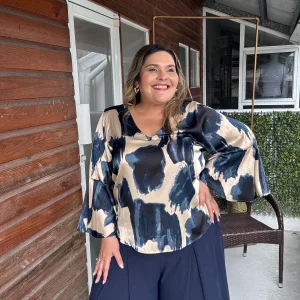BLUSA LINA BEIGE CON AZUL