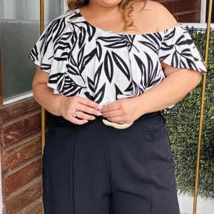 BLACK UPPER RUFFLE BLOUSE