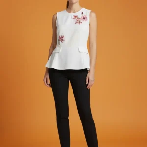 Blusa Blanca Elegante con Bordado Floral para Mujer/ Moda Femenina en Panamá