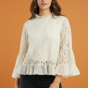 Blusa de Encaje Elegante para Mujer en Panamá/Blusa Beige Romántica con Volantes