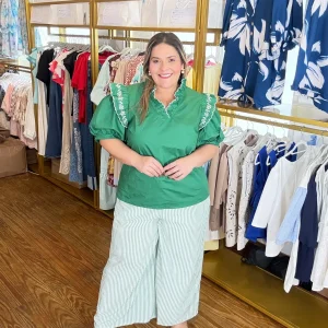 Blusa Verde Esmeralda para Mujer con Bordado Floral/ Blusa Fresca Manga Corta Elegante en Panamá