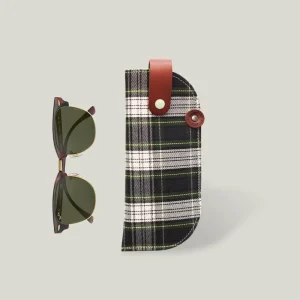 NO.15 | SUNGLASSES SLEEVE - WHITE TARTAN