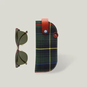 NO.15 | SUNGLASSES SLEEVE - GREEN TARTAN