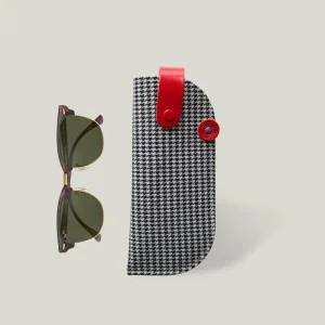NO.15 | SUNGLASSES SLEEVE - RED HOUNDSTOOTE