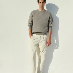 PANTALÓN CHINO PINZAS RELAXED