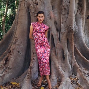 VESTIDO MIDI DETALLE ESCOTE