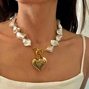 COLLAR PIEDRAS BLANCAS CORAZON DORADO