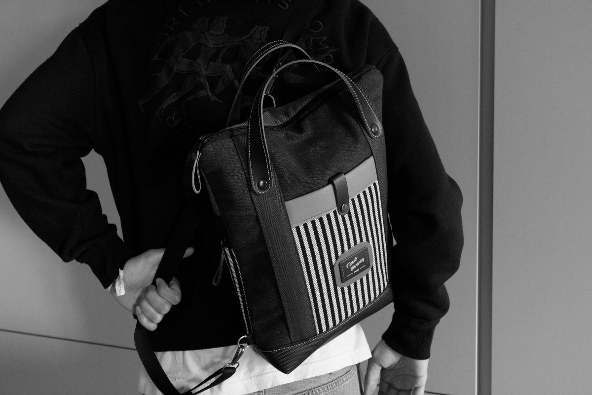 BOLSO Y MOCHILA IMPERMEABLE GRANDE - Imagen 3